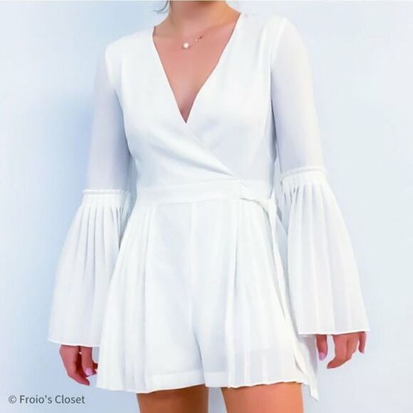 🆕️ INTERMIX Kingston Pleated Long Sleeve Jumpsuit in Ivory White - Picture 2 of 16